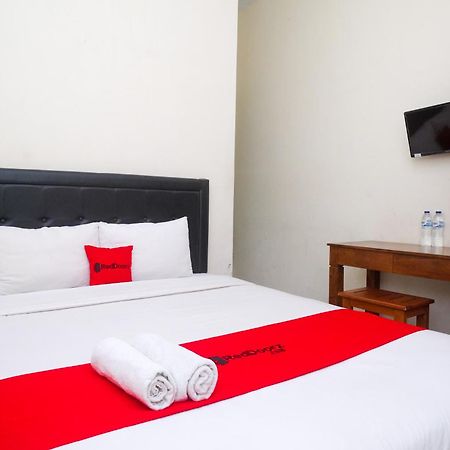 Reddoorz Syariah Near Pakuwon Mall Jogja Kejayan Esterno foto
