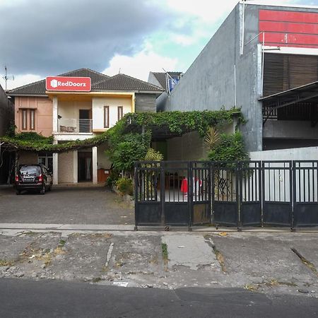 Reddoorz Syariah Near Pakuwon Mall Jogja Kejayan Esterno foto