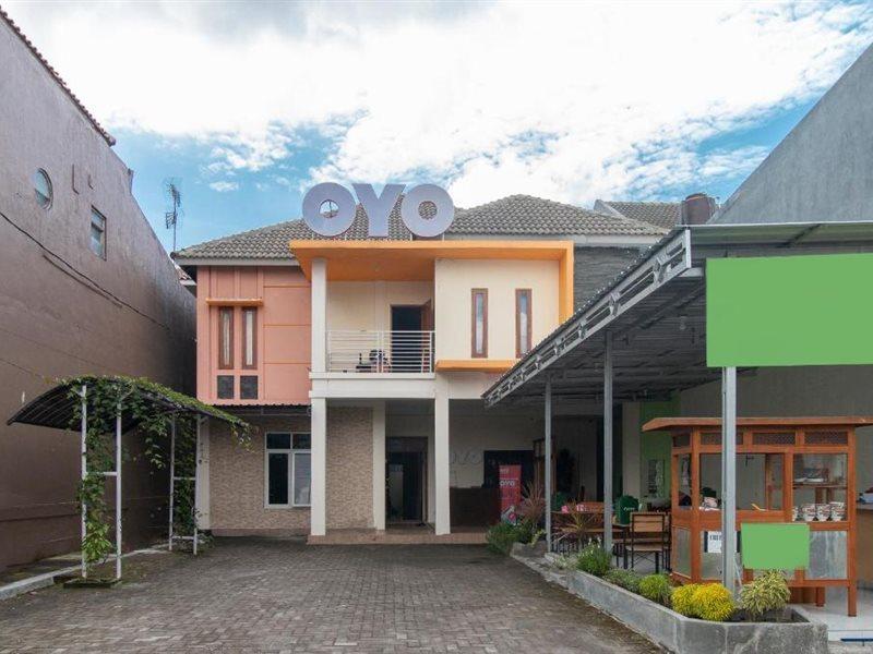 Reddoorz Syariah Near Pakuwon Mall Jogja Kejayan Esterno foto