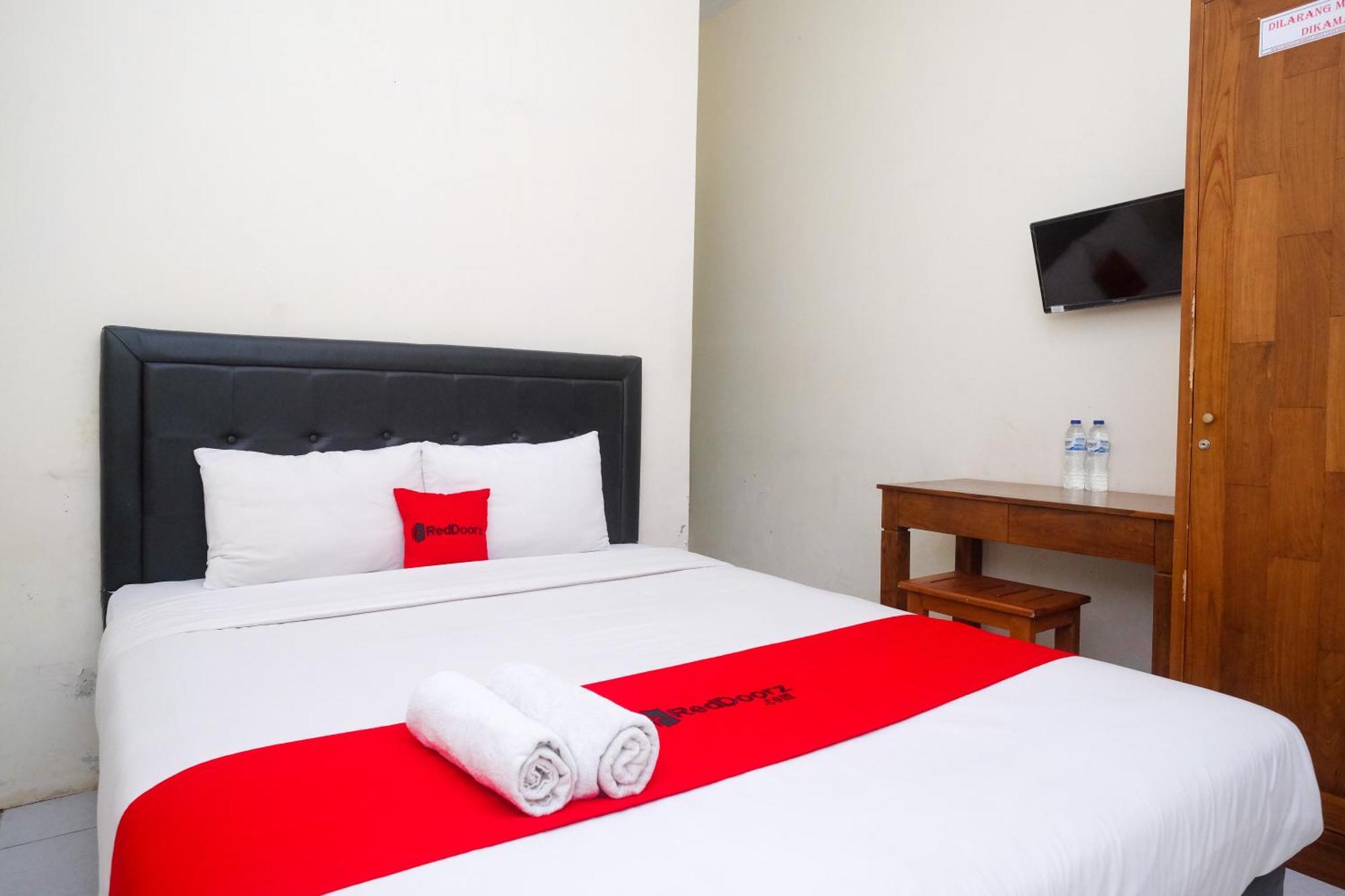 Reddoorz Syariah Near Pakuwon Mall Jogja Kejayan Esterno foto