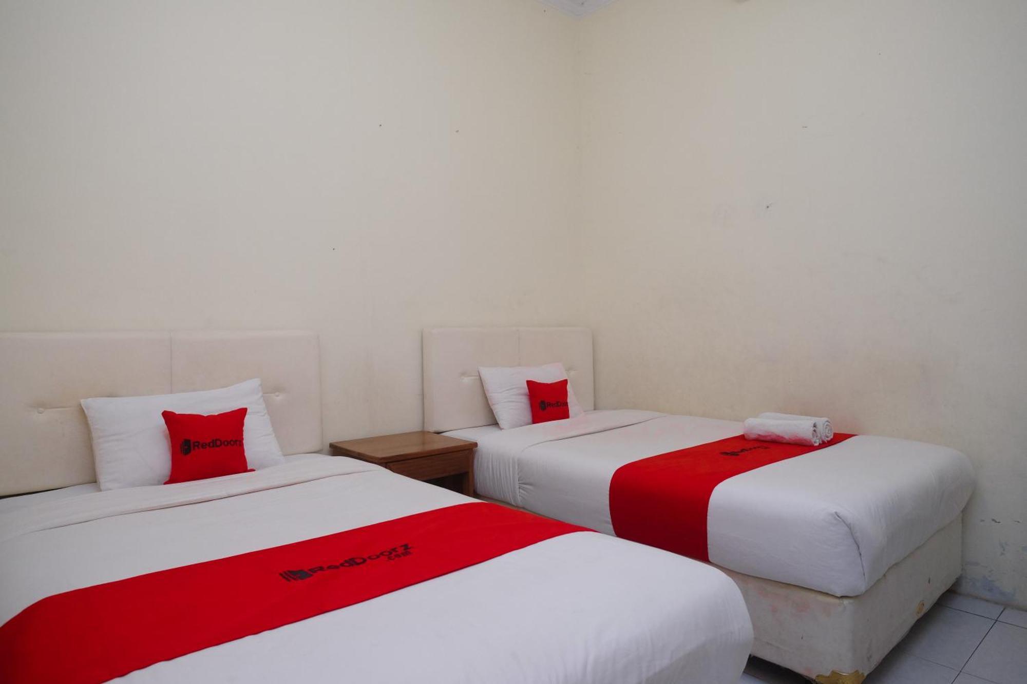 Reddoorz Syariah Near Pakuwon Mall Jogja Kejayan Esterno foto