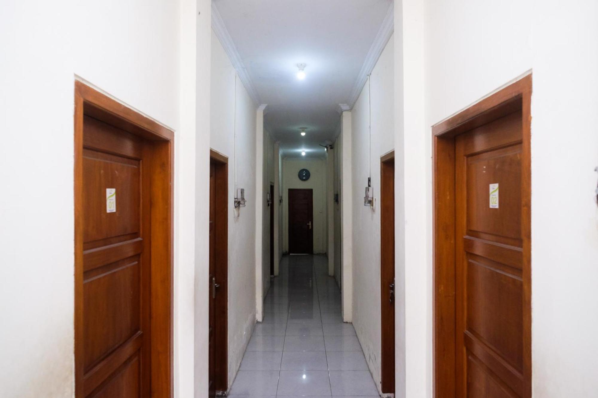 Reddoorz Syariah Near Pakuwon Mall Jogja Kejayan Esterno foto
