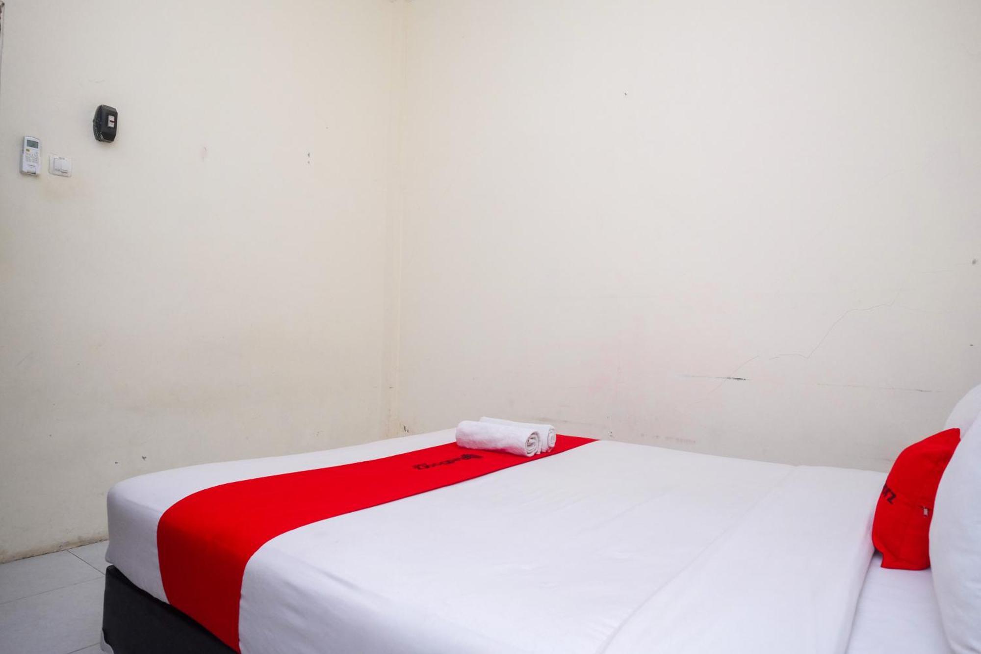 Reddoorz Syariah Near Pakuwon Mall Jogja Kejayan Esterno foto