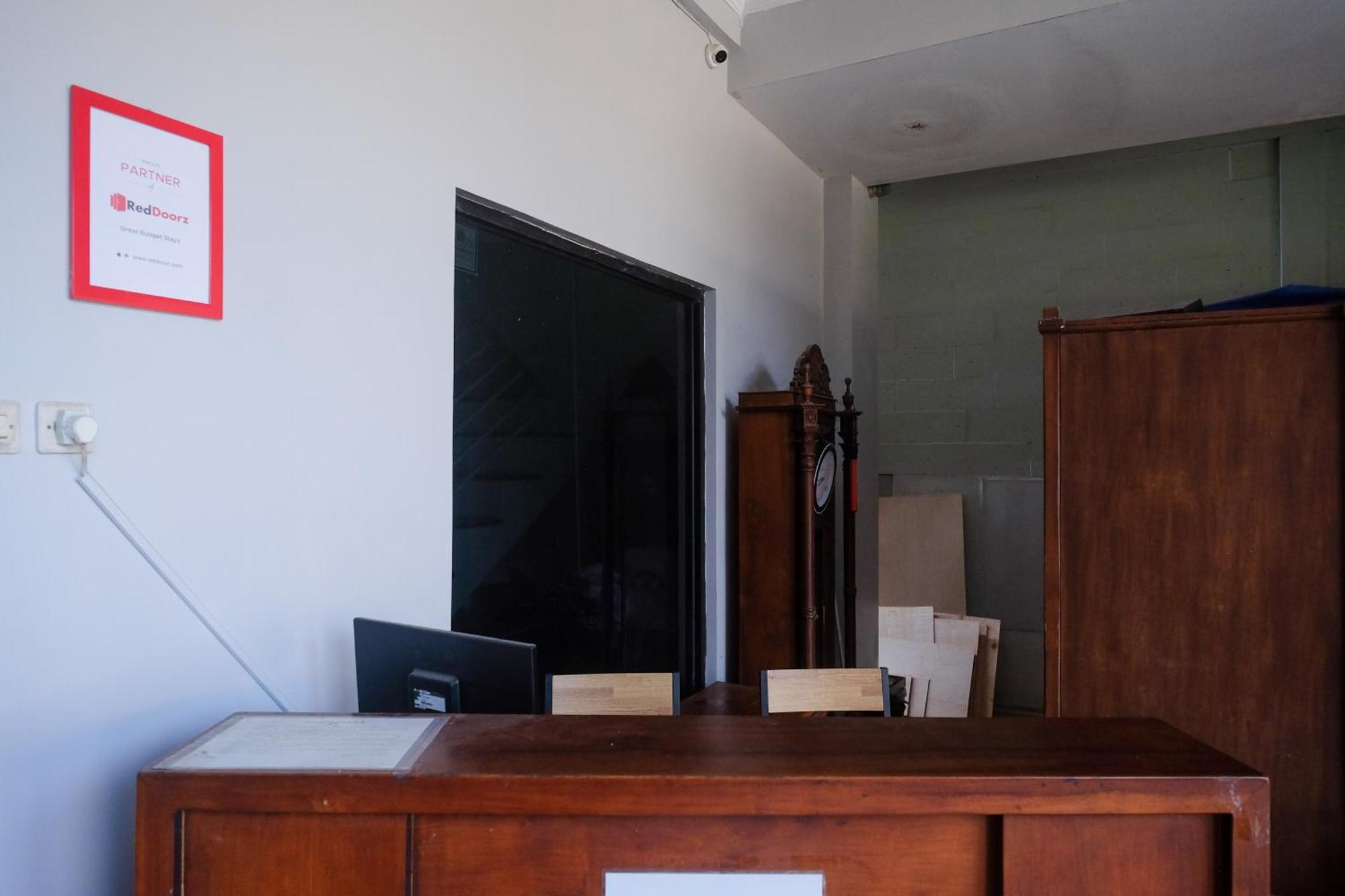 Reddoorz Syariah Near Pakuwon Mall Jogja Kejayan Esterno foto