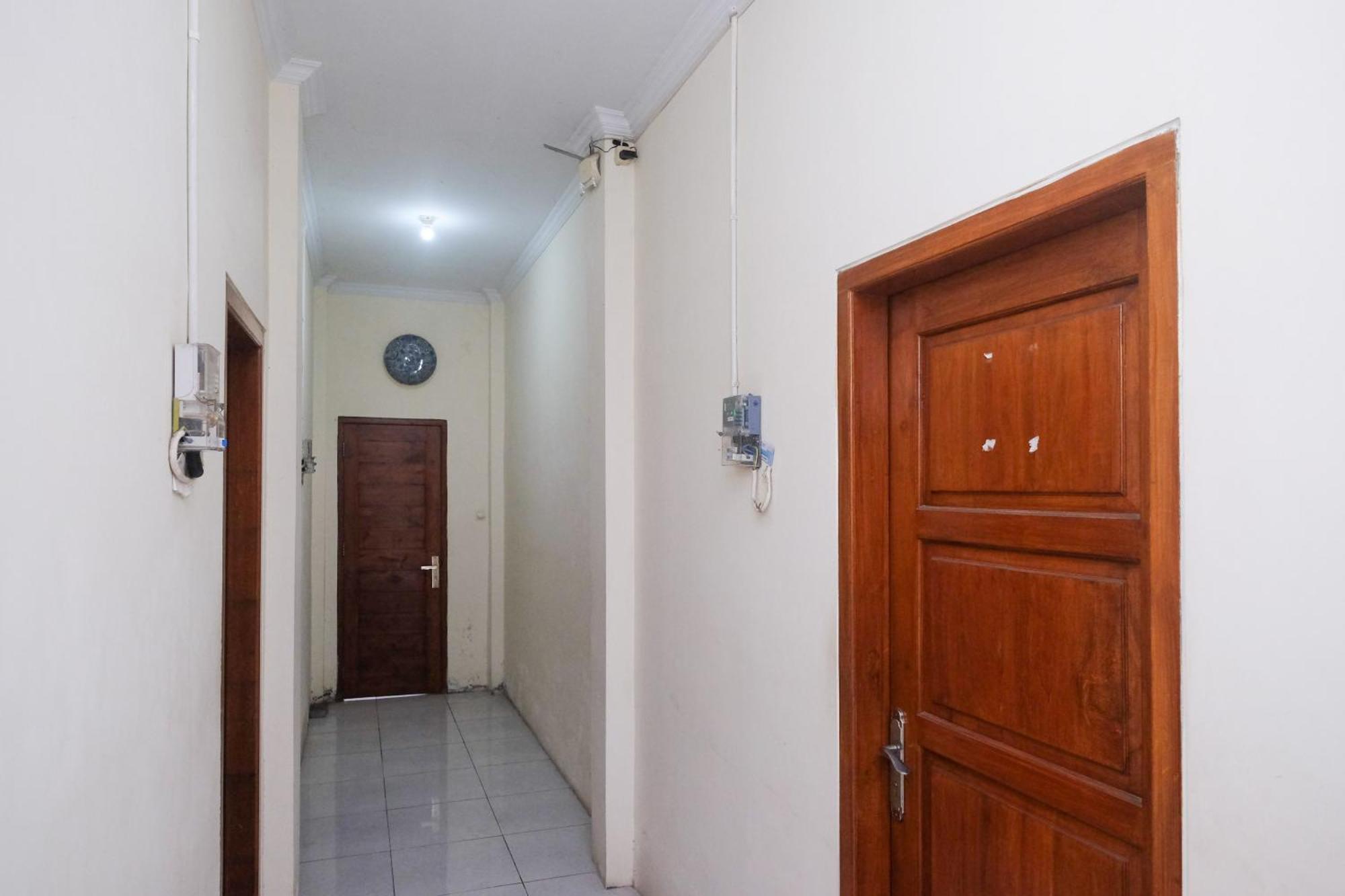 Reddoorz Syariah Near Pakuwon Mall Jogja Kejayan Esterno foto