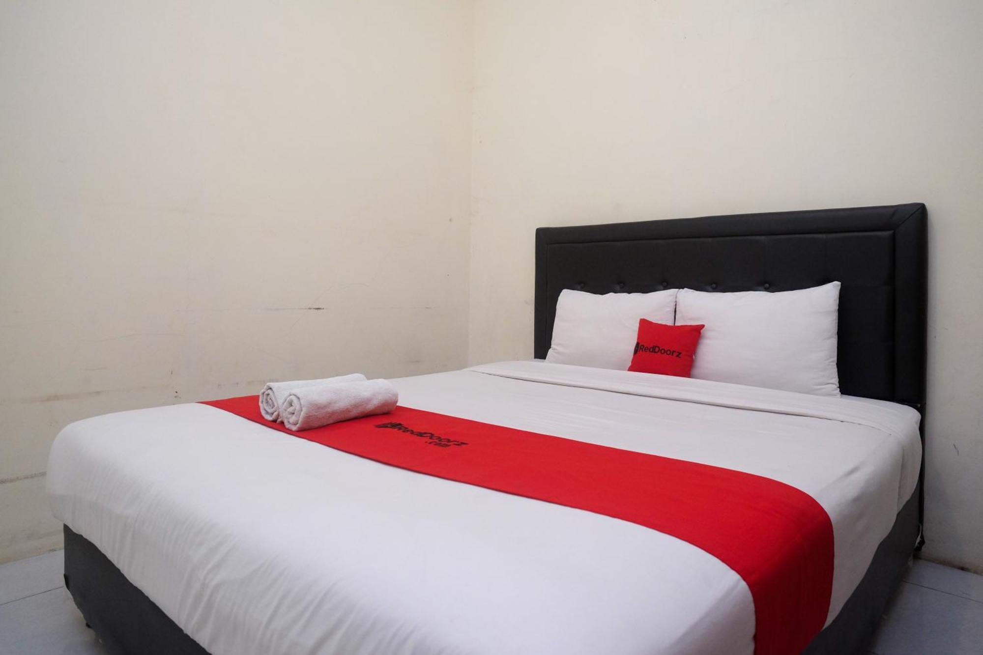 Reddoorz Syariah Near Pakuwon Mall Jogja Kejayan Esterno foto