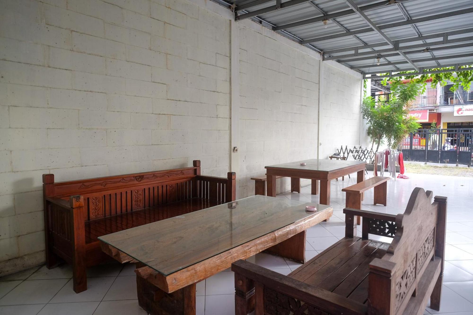 Reddoorz Syariah Near Pakuwon Mall Jogja Kejayan Esterno foto