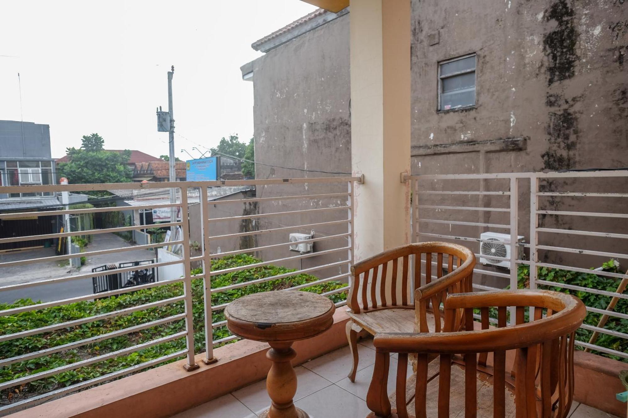 Reddoorz Syariah Near Pakuwon Mall Jogja Kejayan Esterno foto