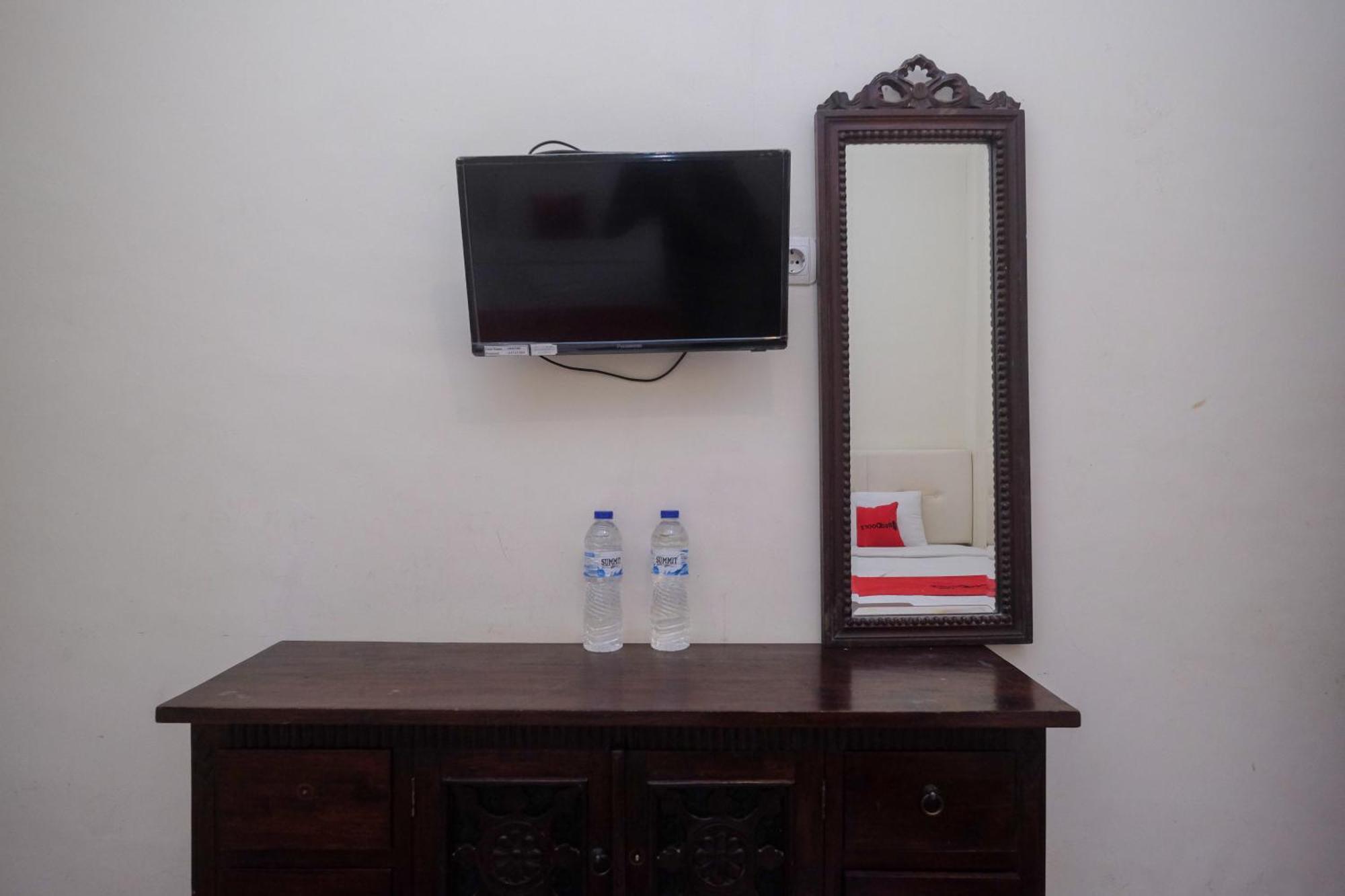 Reddoorz Syariah Near Pakuwon Mall Jogja Kejayan Esterno foto