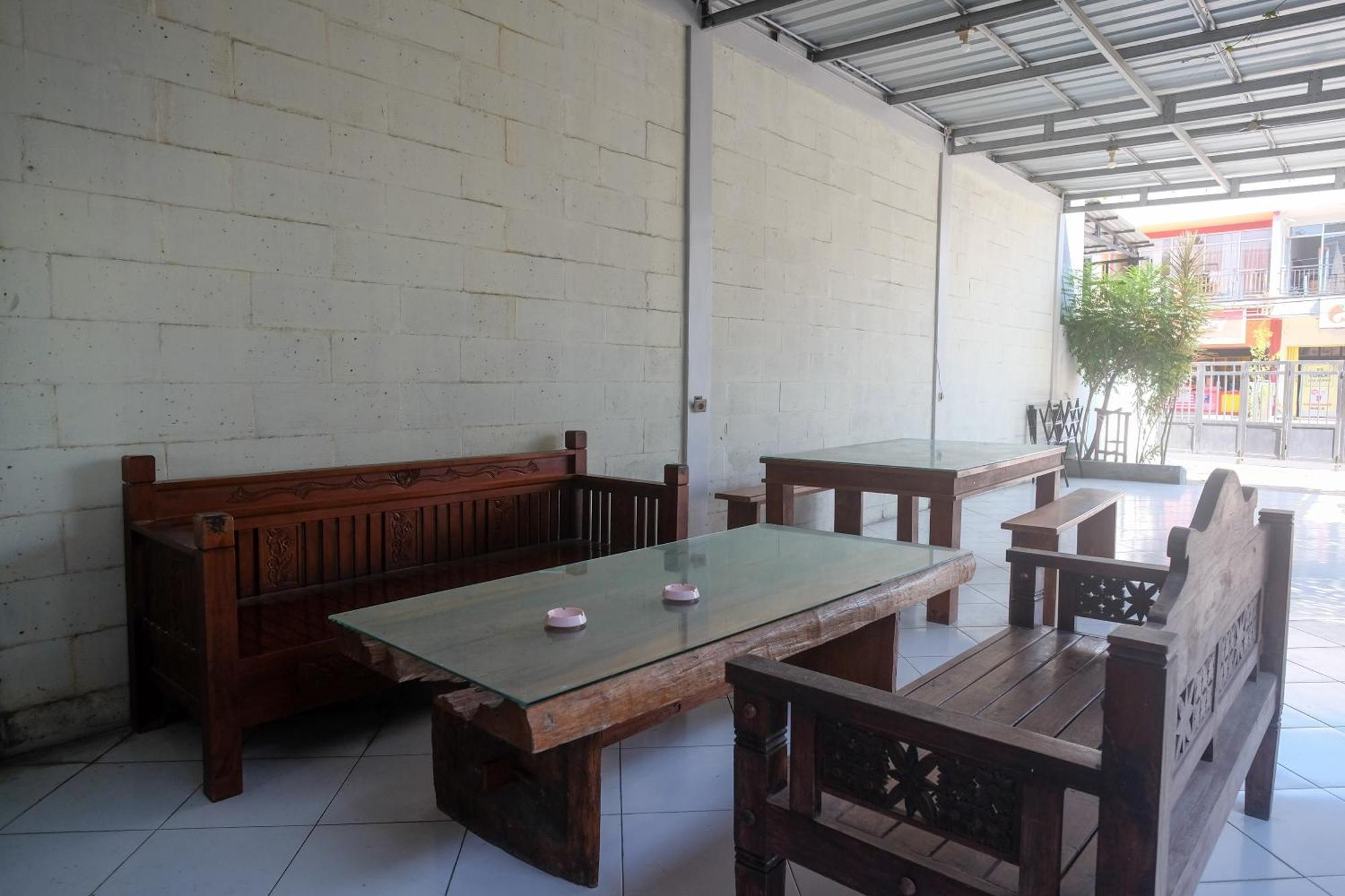 Reddoorz Syariah Near Pakuwon Mall Jogja Kejayan Esterno foto