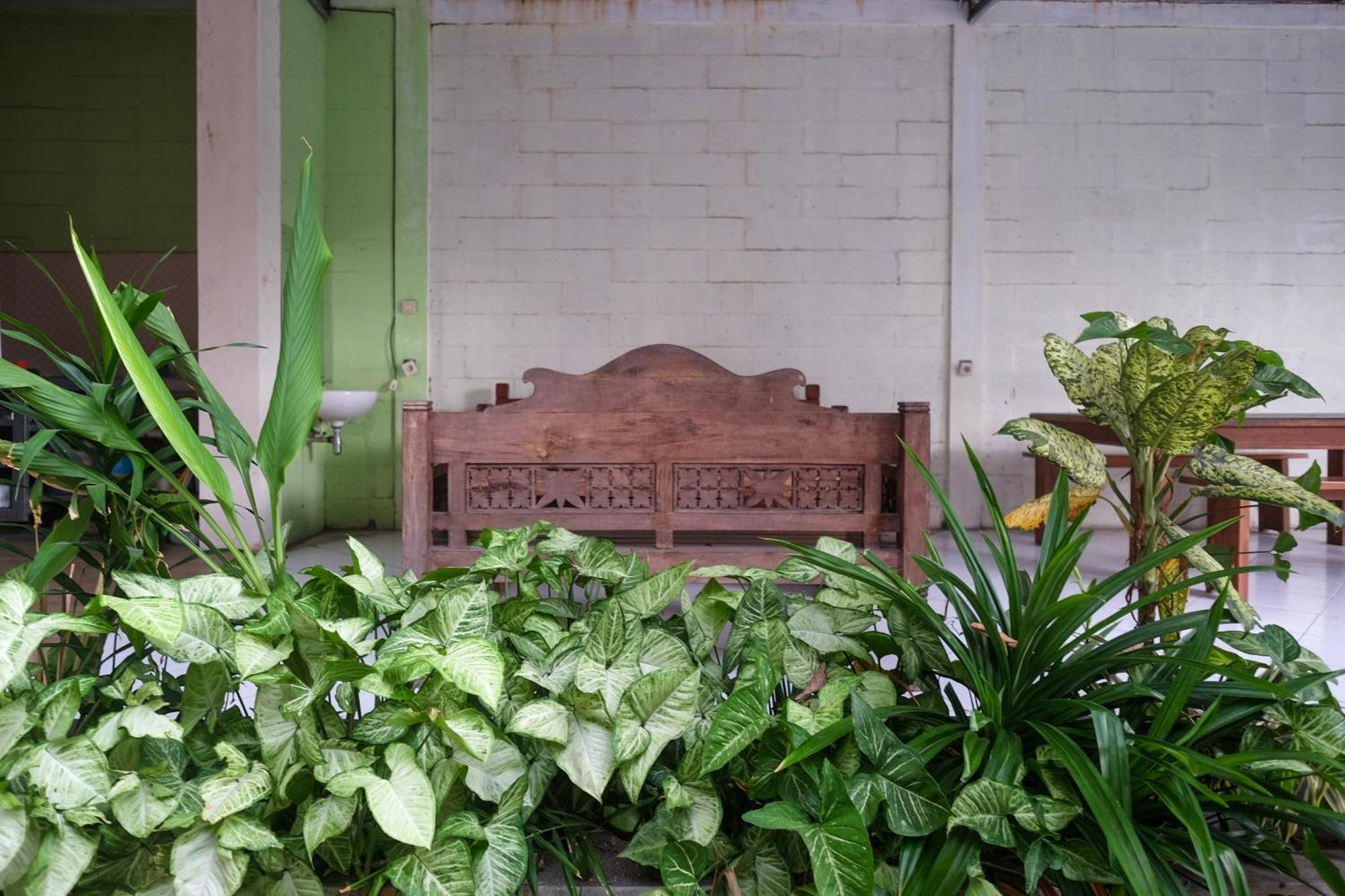 Reddoorz Syariah Near Pakuwon Mall Jogja Kejayan Esterno foto