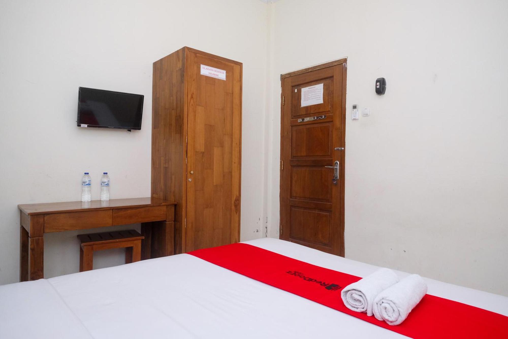 Reddoorz Syariah Near Pakuwon Mall Jogja Kejayan Esterno foto