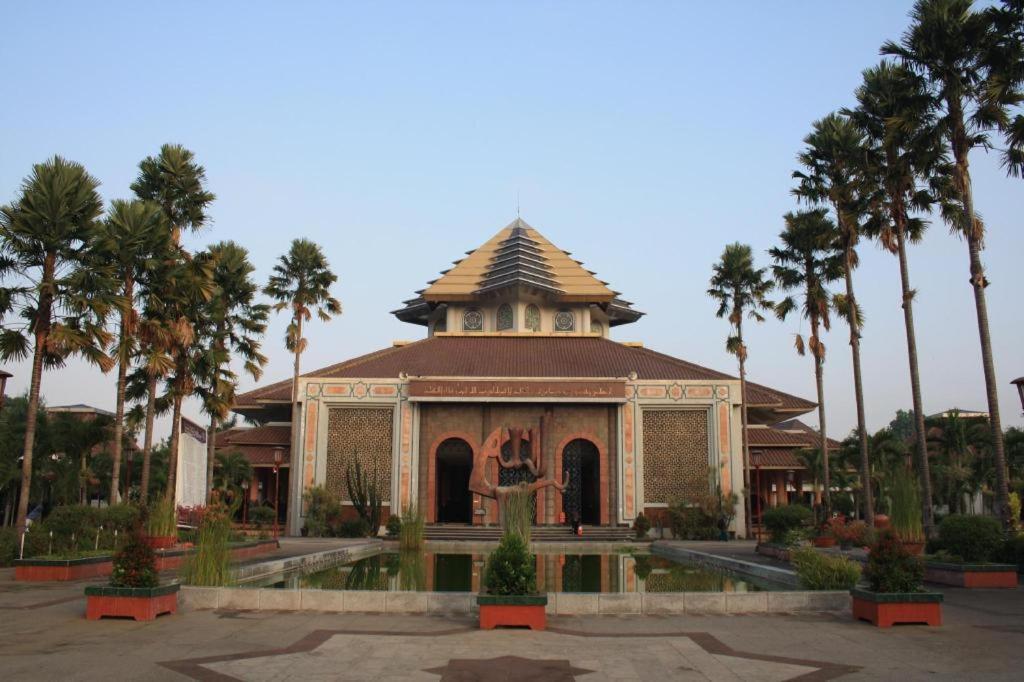 Reddoorz Syariah Near Pakuwon Mall Jogja Kejayan Esterno foto