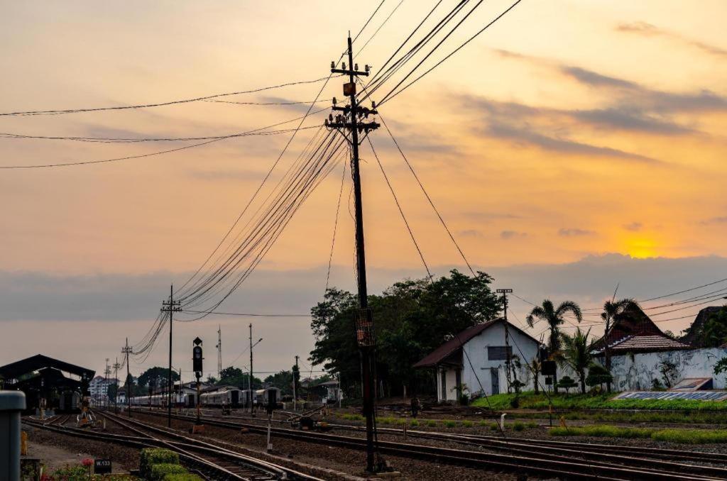 Reddoorz Syariah Near Pakuwon Mall Jogja Kejayan Esterno foto